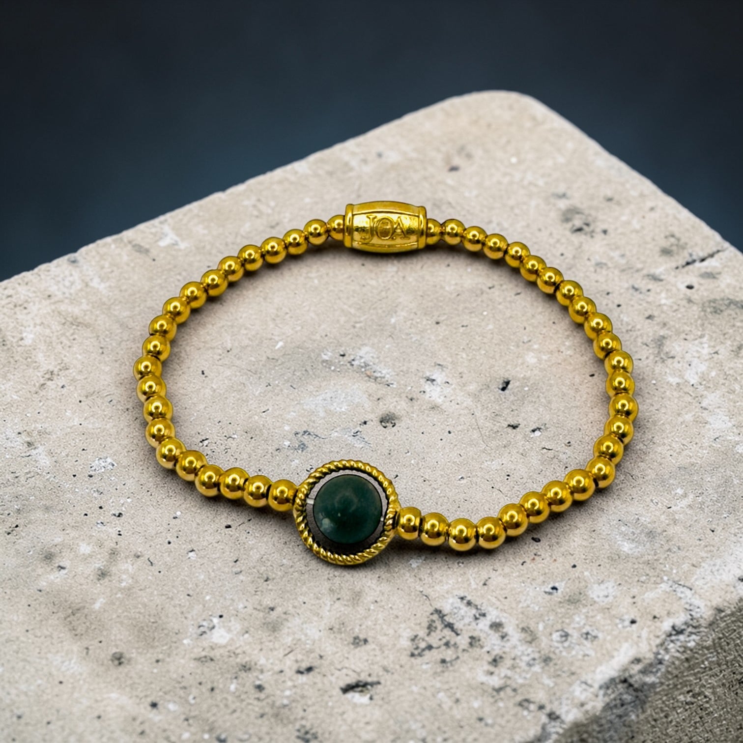Gouden stainless steel dames armband met mos agaat edelsteen