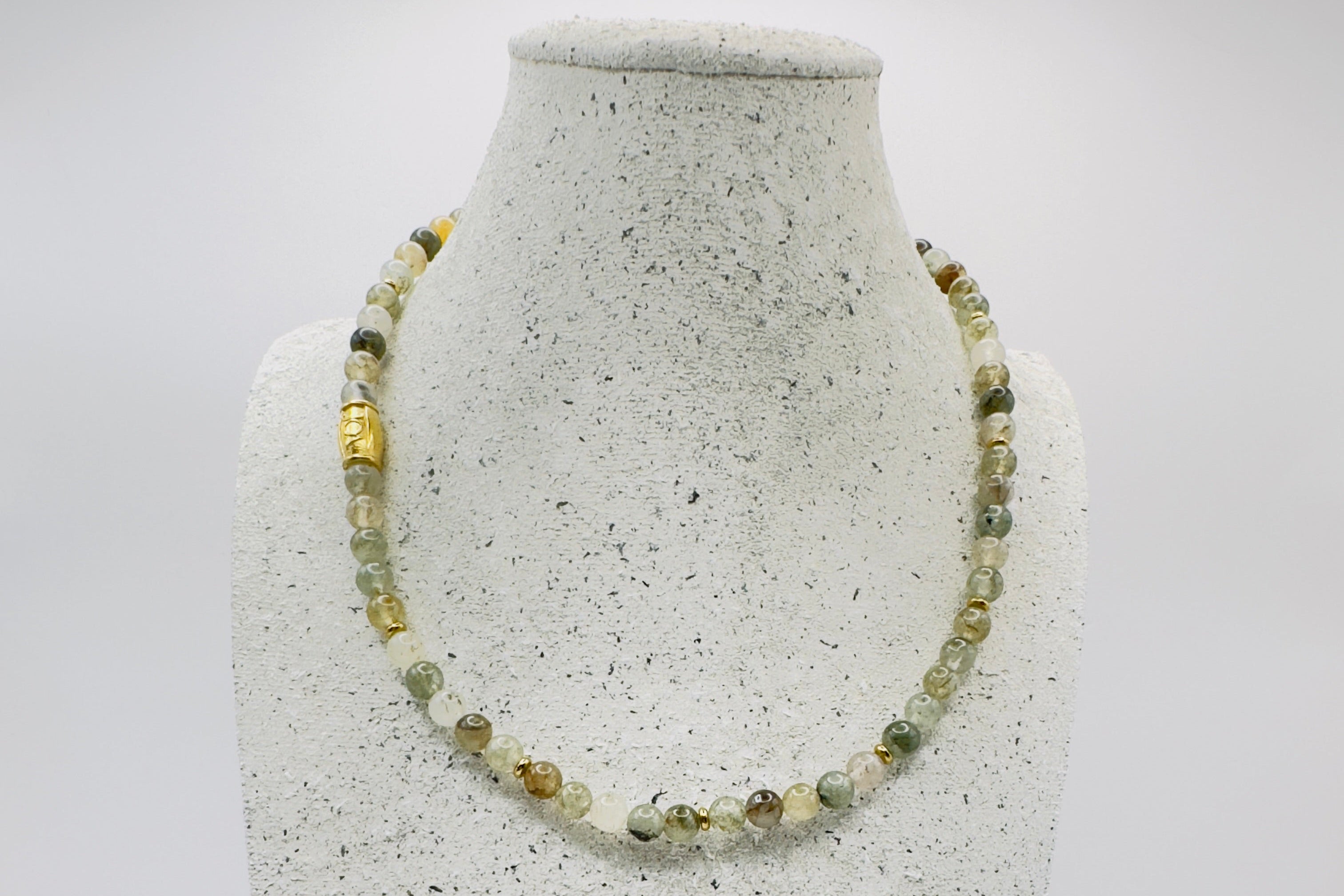 Timeless Treasure Necklace - Gold shine