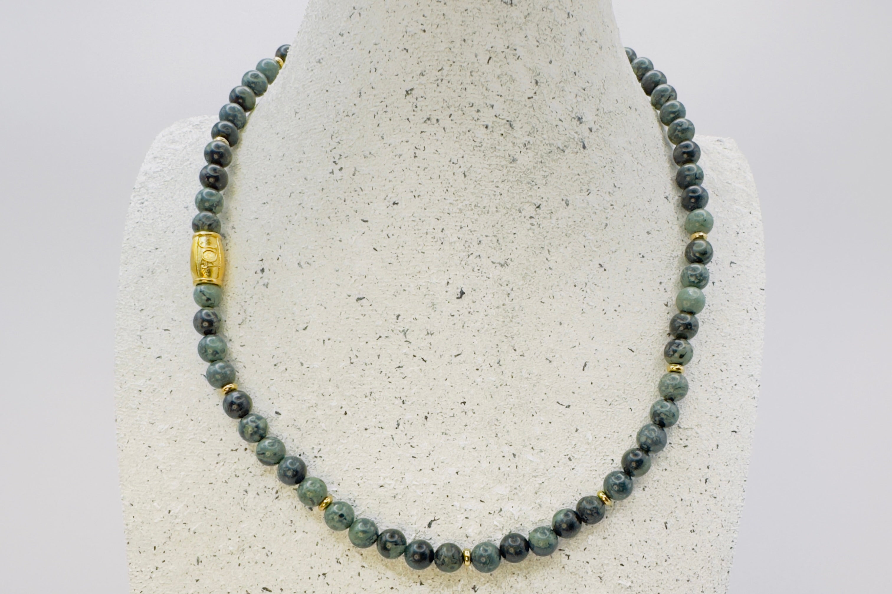 Timeless Treasure Necklace - Gold shine