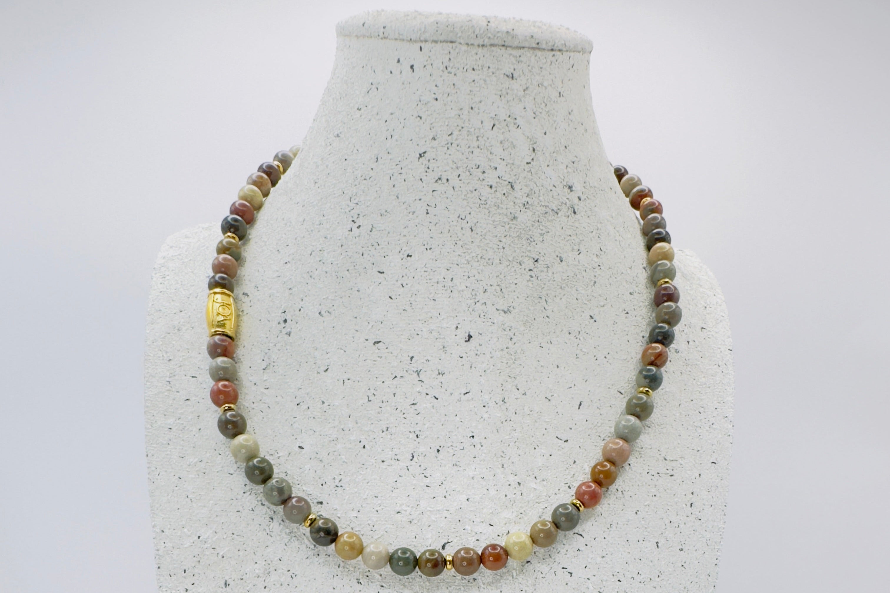 Timeless Treasure Necklace - Gold shine