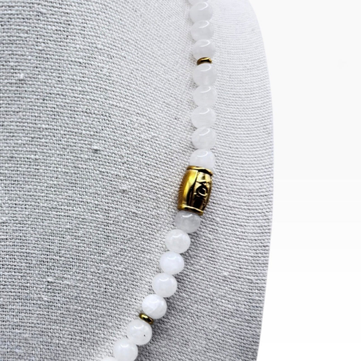 Maansteen ketting 6mm close up