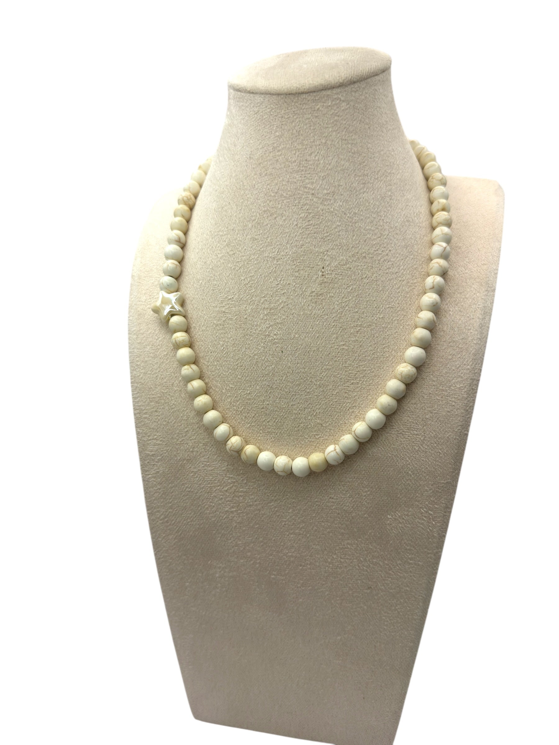 Elastische Ketting met Howliet Kralen en Keramische Ster
