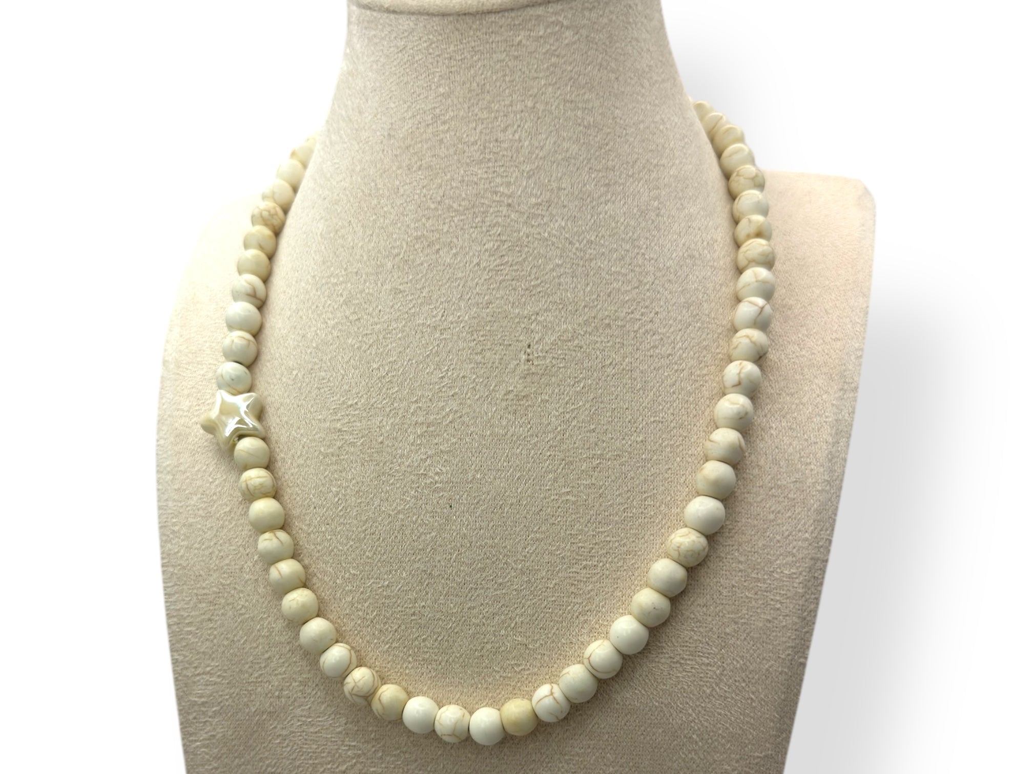 Elastische Ketting met Howliet Kralen en Keramische Ster