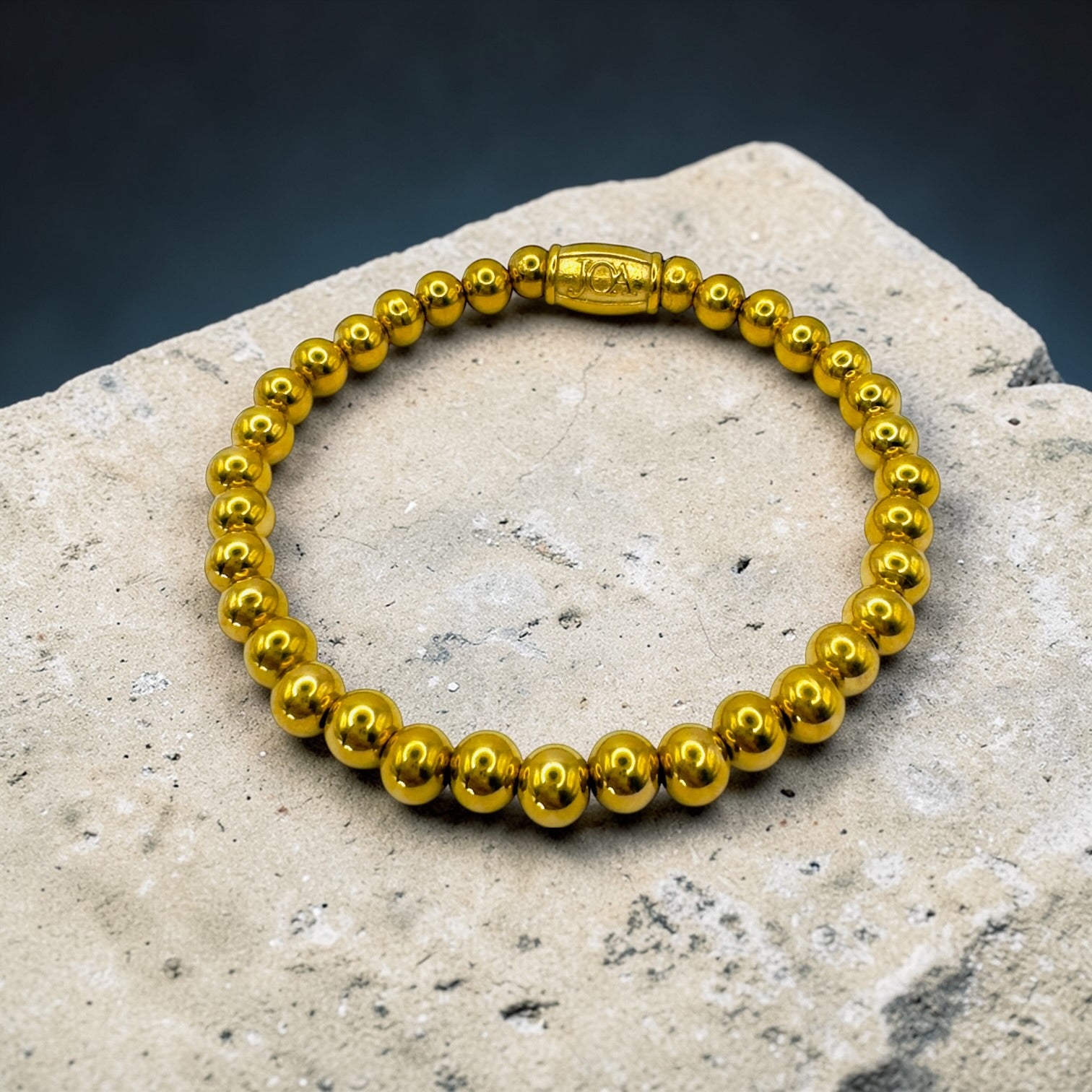 Gouden armband gemaakt van stainless steel
