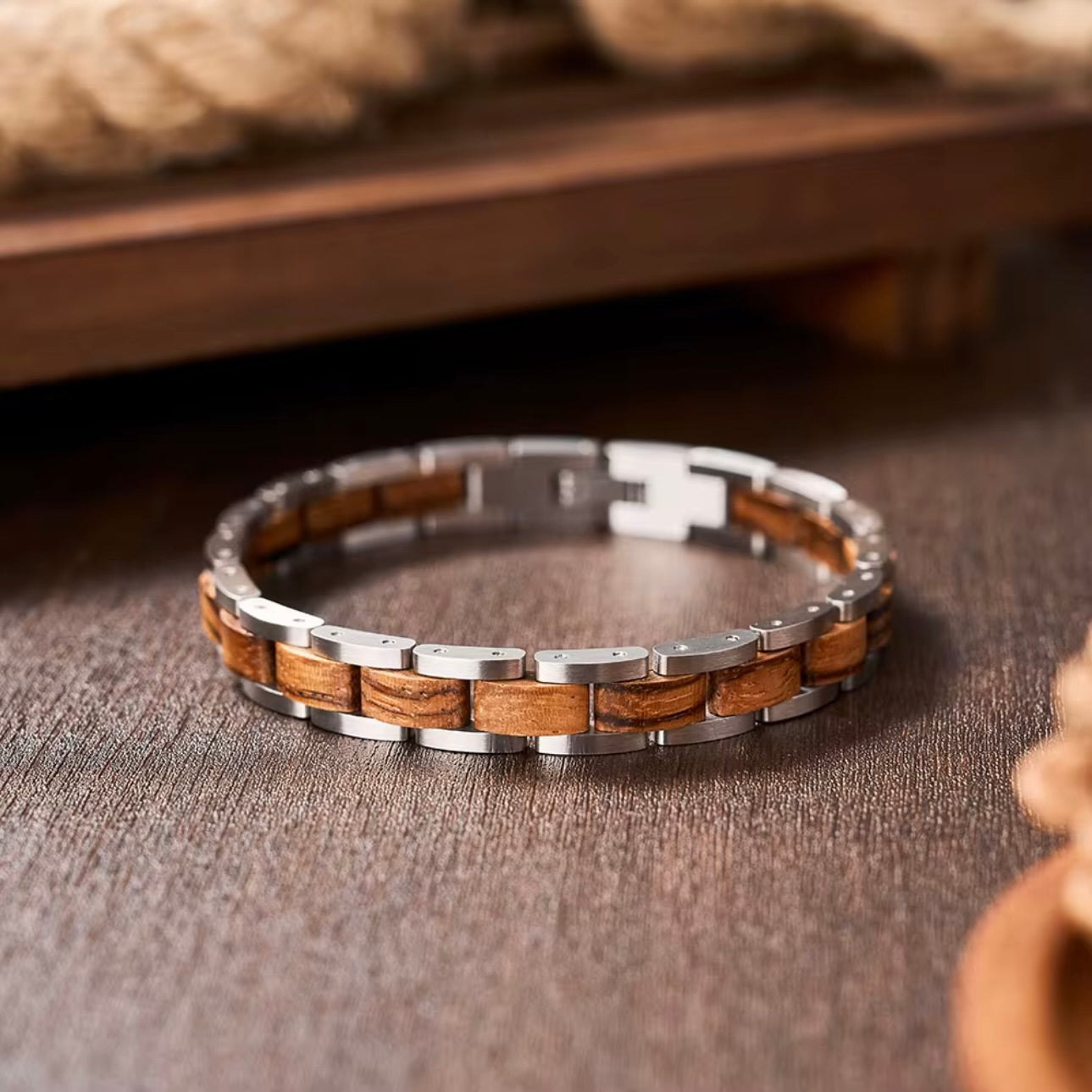 Heren edelstalen armband met houten afwerkingen