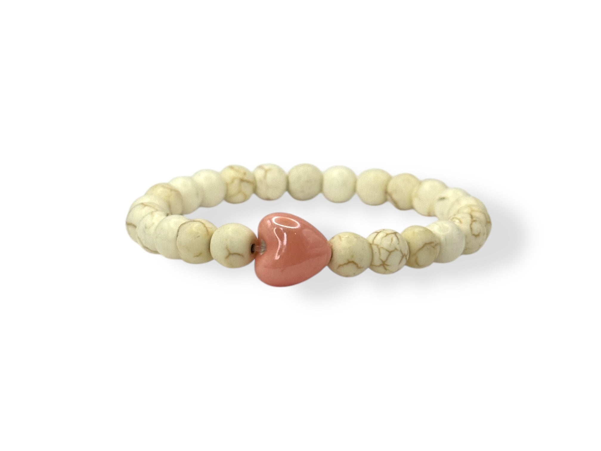 wit armband dames met roze hartje