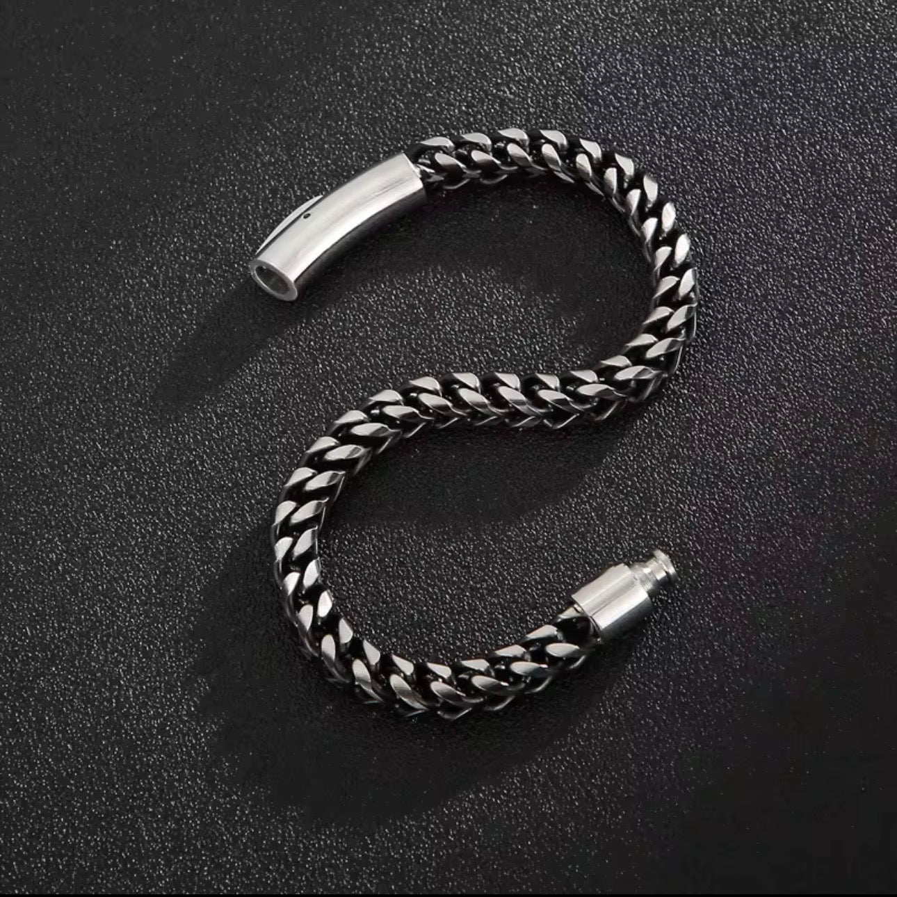 zwart edelstalen armband verkrijgbaar in verschilde maten