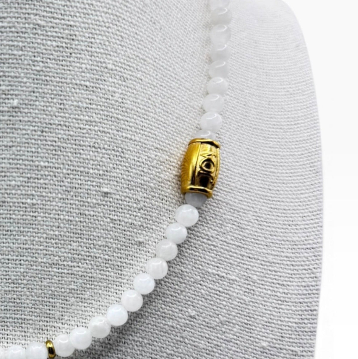 Maansteen ketting 4mm close up