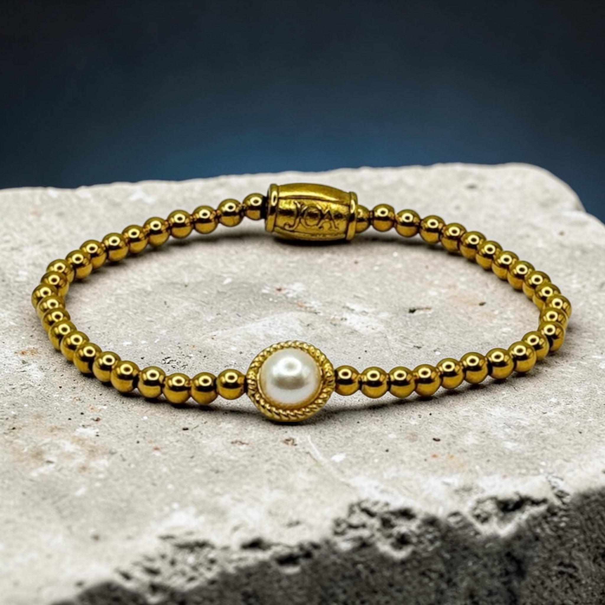 Stainless steel gouden armband met zoetwater parel