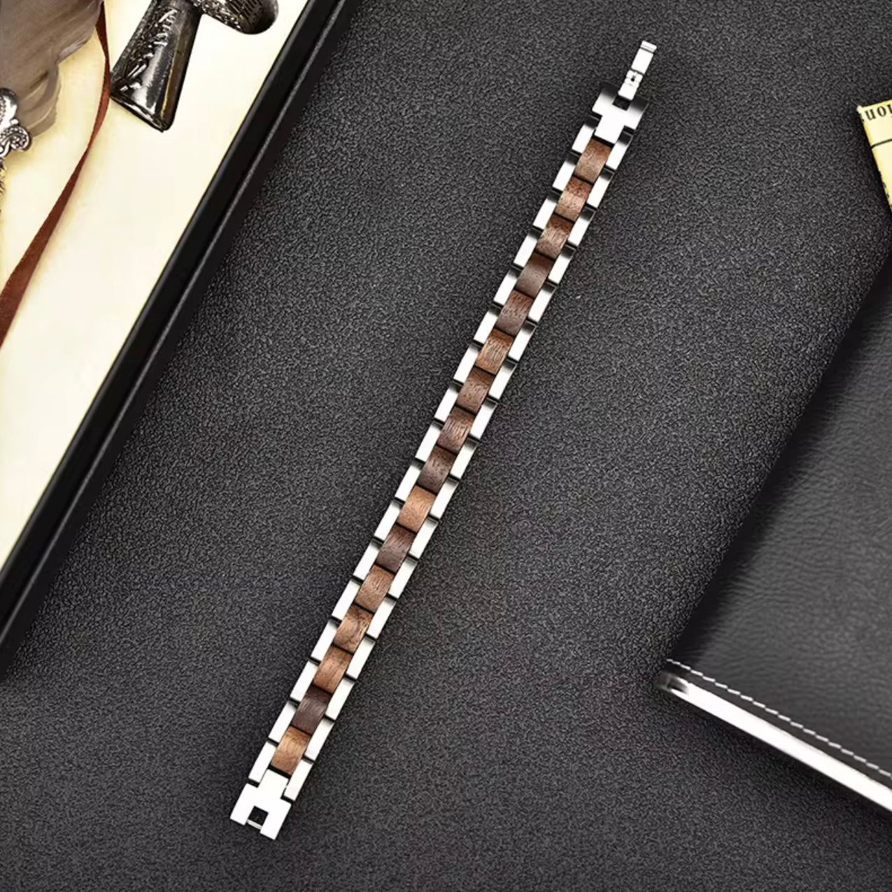 Heren zilver edelstalen armband met houten afwerking
