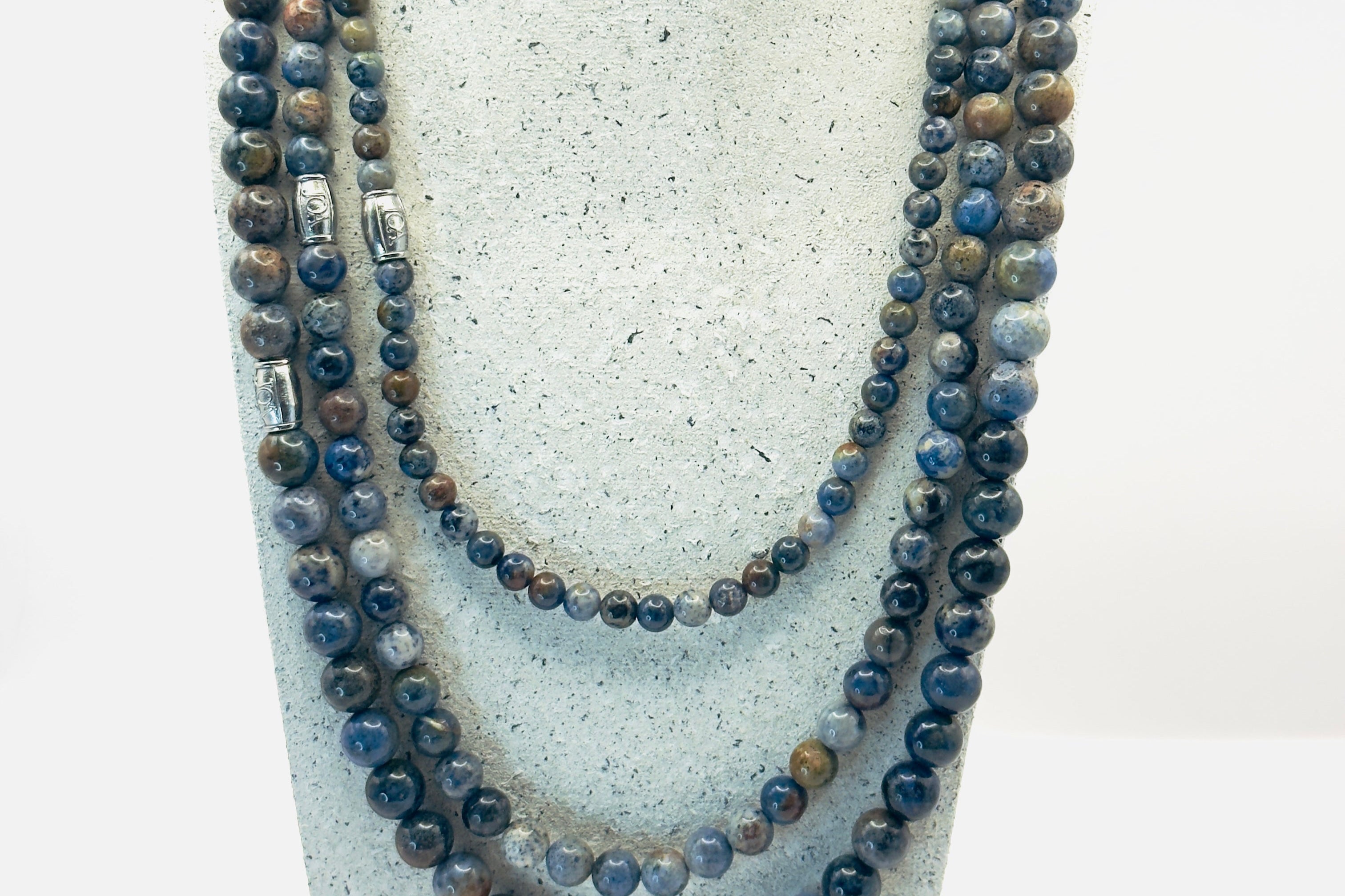 sodaliet edelsteen ketting set close up