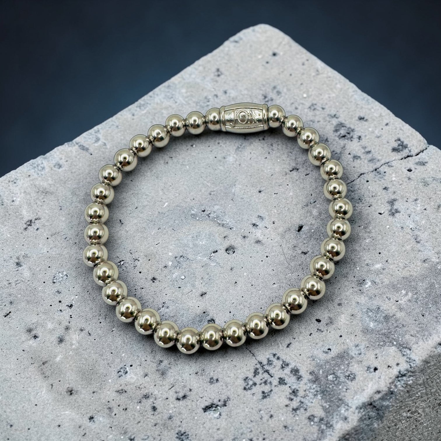 Zilveren armband gemaakt van stainless steel