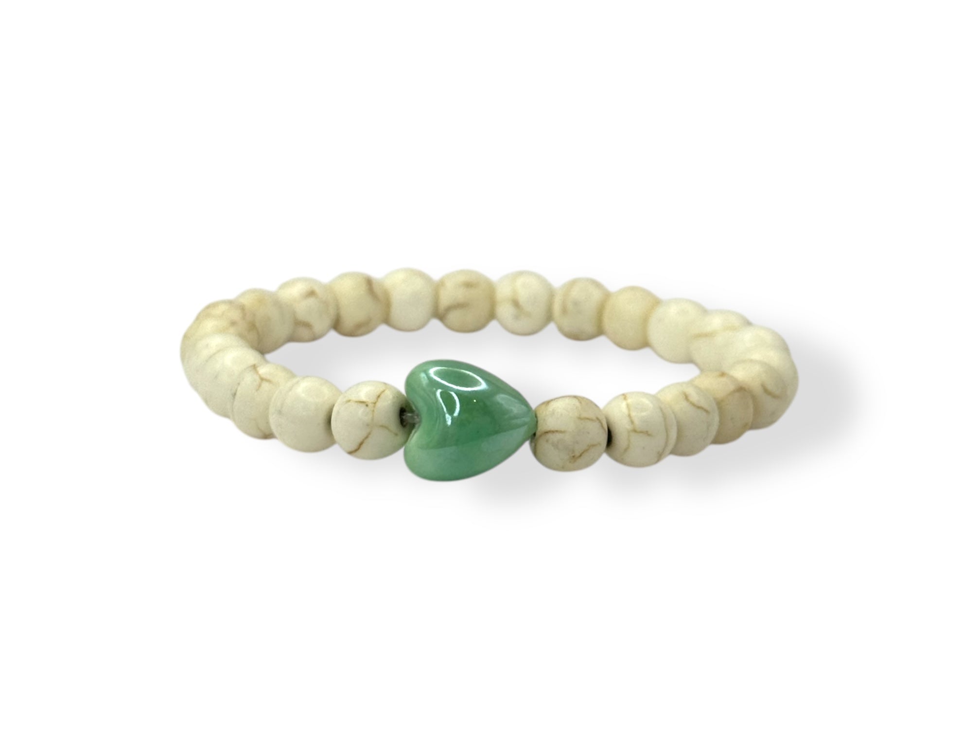 wit dames armband met groen hartje 
