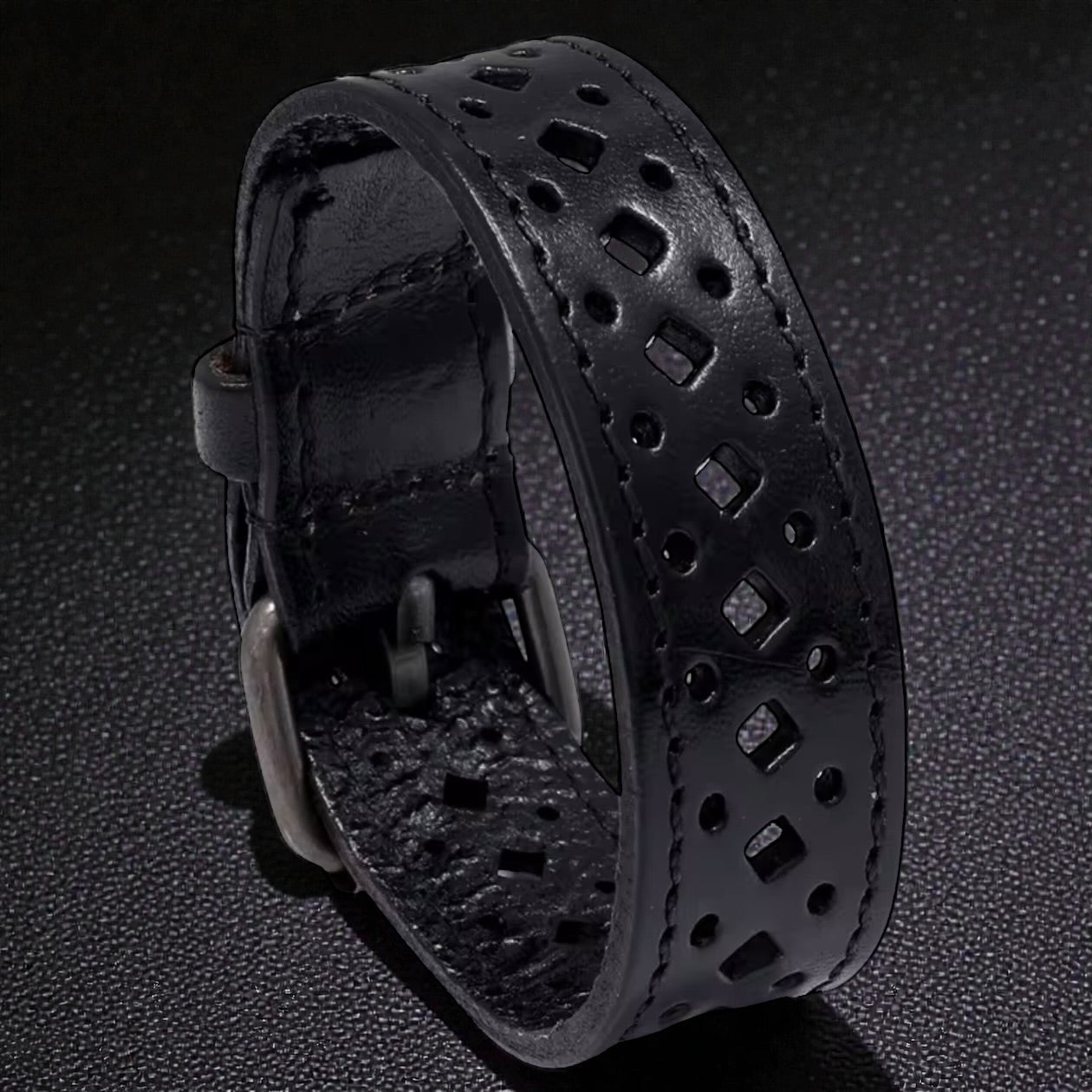 zwart geperforeerde leren armband met gesp